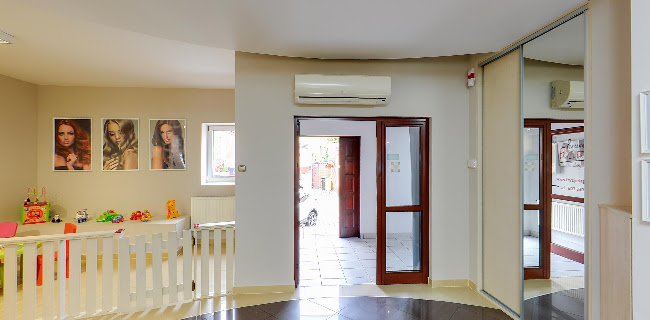 https://booksy.com/pl-pl/10376_pracownia-fryzjerska-anna-szancilo_fryzjer_15453_legnica