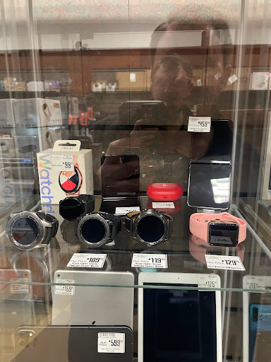 The Electronics Store - Visual