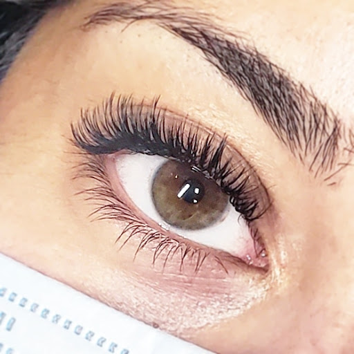 Queena Beauty - Lash & Brow - Thumbnail