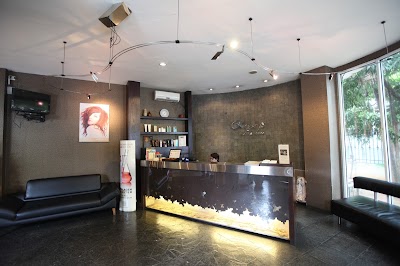 Photos of Roger's Salon Gunawarman