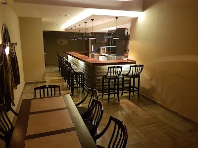 Photos of Houston's Restaurant & Pub
