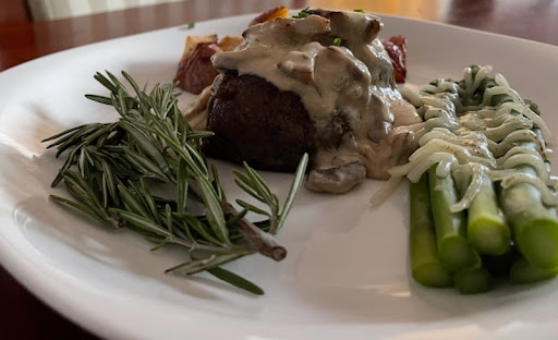 WolfsDen steaks - Thumbnail