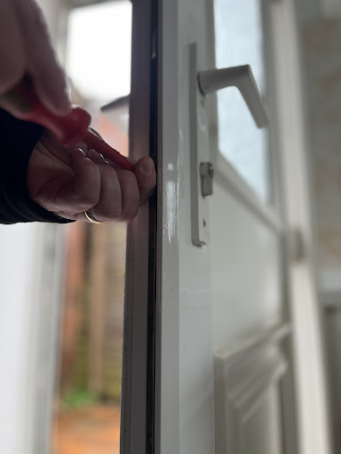 L Wells Locksmith Services Gallery - United Kingdom