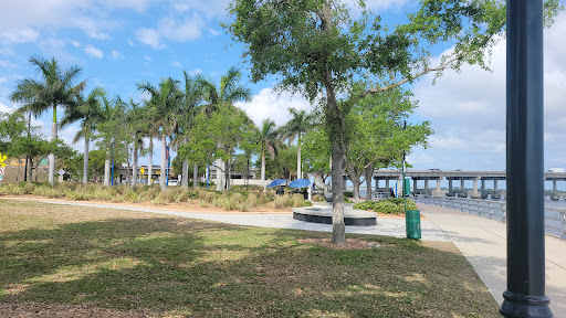 Bradenton Riverwalk Open Hearts Icon Monumental Sculpture - Thumbnail