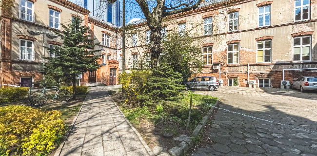 http://www.pja.edu.pl/