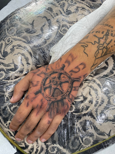 Palomeke Barber & Tattoo “Estudio de peluquería Y Tatuajes” - Thumbnail