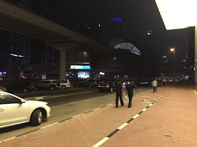 Photos of Financial Centre Metro Station