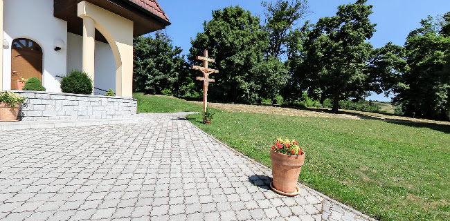 Recenzie Chrám blahoslaveného Pavla Gojdiča v Hanušovce nad Topľou - Kostol