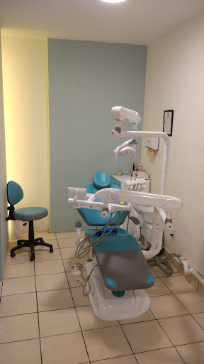 Dentaliving Clinica Dental Logo
