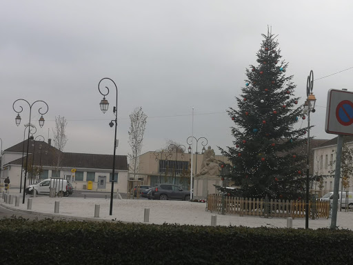 Place publique Aristide Briand