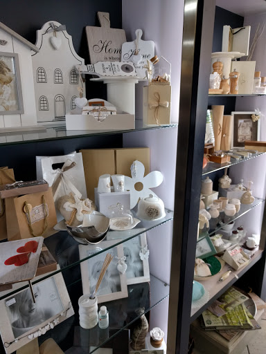 HOUSE OF CONFETTO