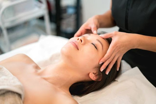 Massage Therapist-Eleventh ave - Thumbnail