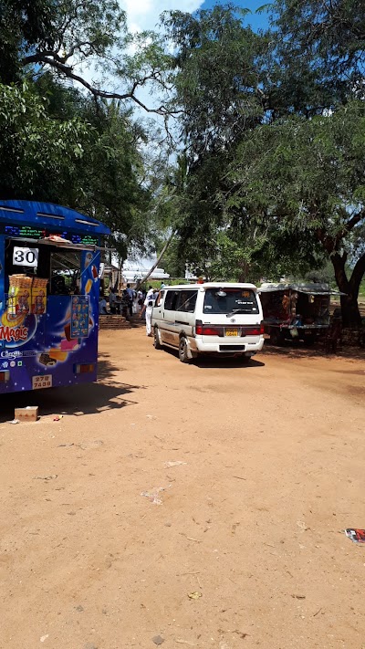 Photos of Mirisawetiya Car Park