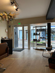 Photo n°2 de Salon du Théâtre à Auxerre (Salon de coiffure)