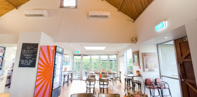 http://www.oddfellowscafe.co.nz/