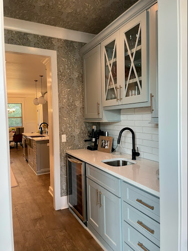 E & L Decorating Gallery - United States