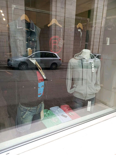 Le Roi outlet store