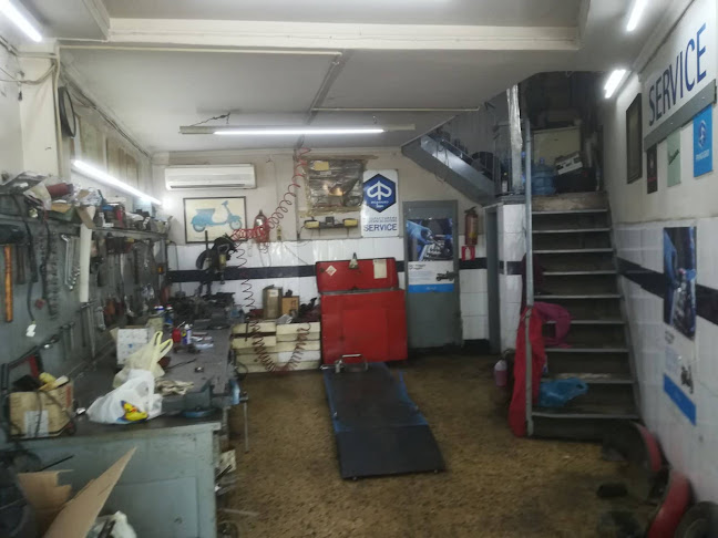 Opinii despre Εξουσιοδοτημένο συνεργείο Piaggio Βαρλάμης Σωτήρης Νεάπολη în Νεάπολη - Αντιπρόσωπος μοτοσικλετών