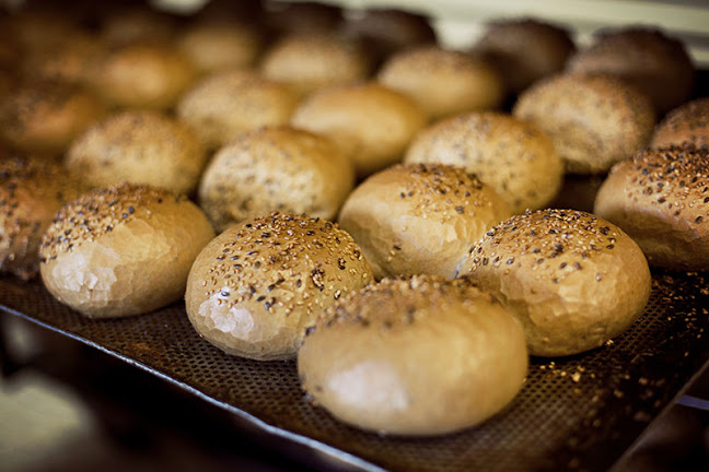 Opinii despre Lipóti Pékség în Kaposvár - Pékség