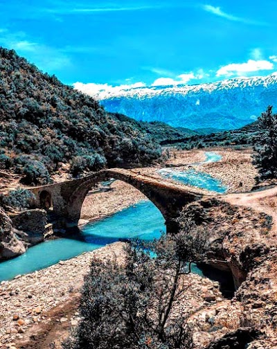 Kadiut Bridge, Benje, Permet