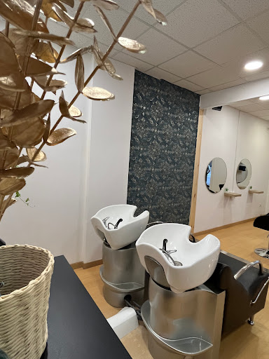 Bukuri Hair Salon - Thumbnail