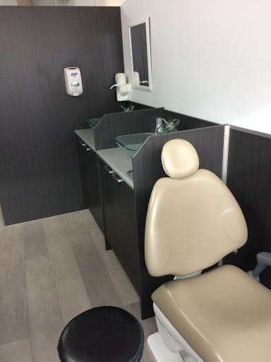 Burleigh Heads Denture Clinic Gold Coast - Thumbnail