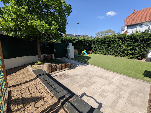 The School De L'optimisme Montessori School Suresnes