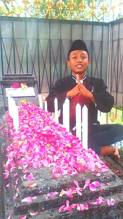 Photos of Makam Raden TOTONG KIMDARTO GUBES IKSPI KERA SAKTI