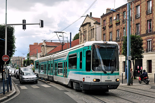 Marché de Saint-Denis - Tramway - Thumbnail