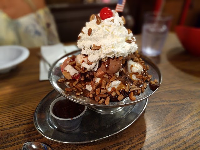 Jaxson's Ice Cream Parlor & Restaurant