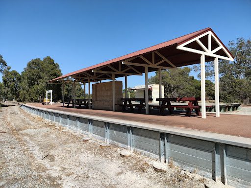 Kangaroo Flats Railway Station - Thumbnail
