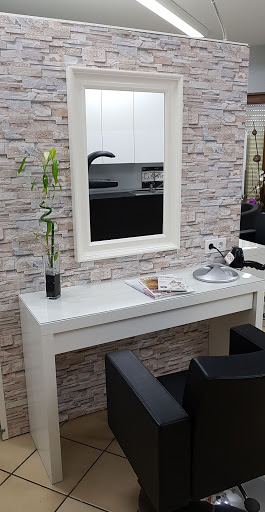 Friseur Fanthairsy | Tina Mertineit Logo