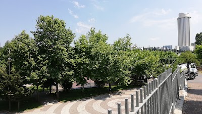 Ulubatlı Hasan Camii