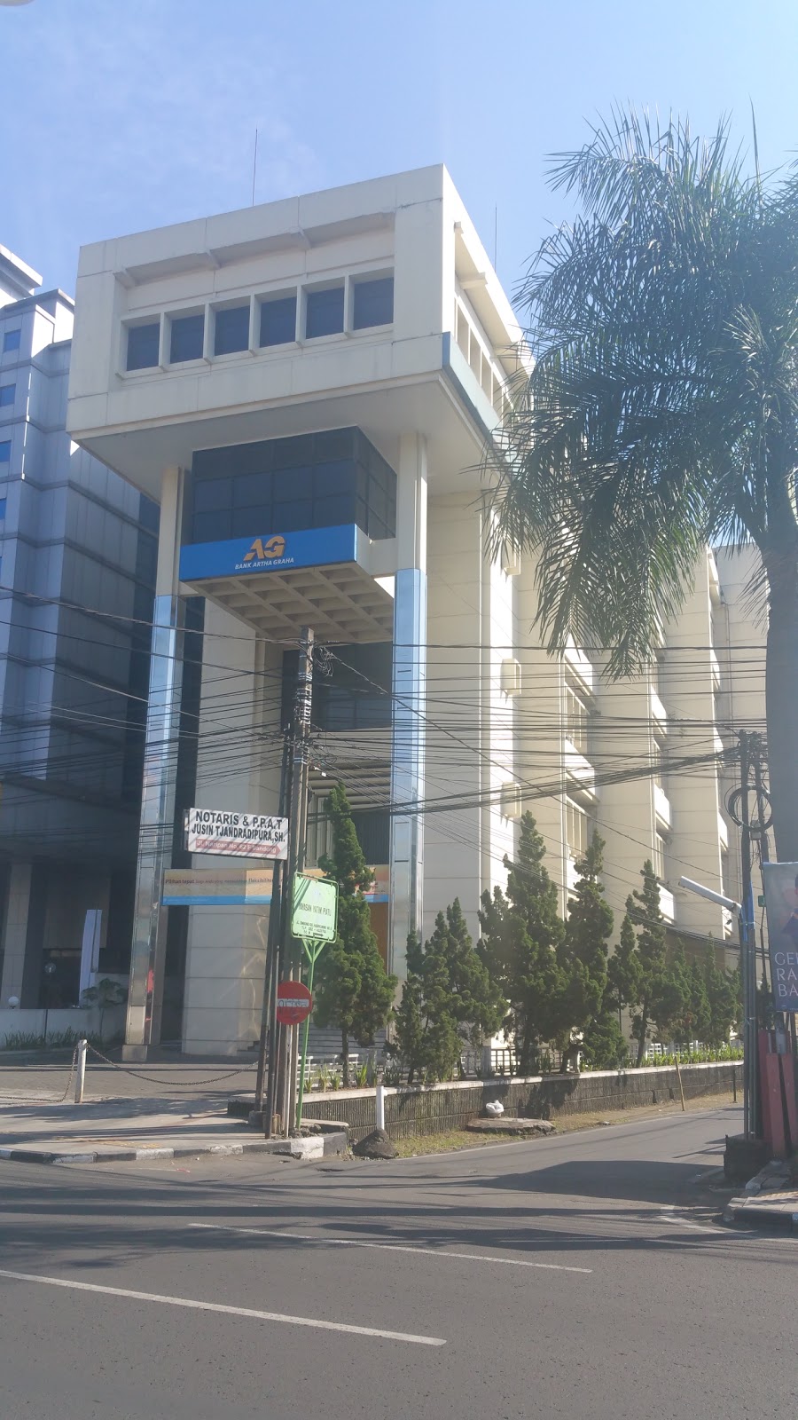 Bank artha graha terdekat