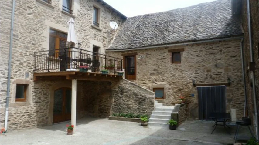 Gites ARAUJO BELCASTEL - 3 gites 4 pers. Climatisés. Accès internet