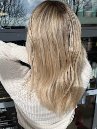 Photo n°10 de La petite coupe à Poitiers (Salon de coiffure)