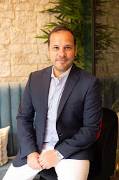 Photo n°5 de Dr. Joseph NAMMOUR | Implantologie et Greffes osseuses Paris à Paris (Chirurgien)