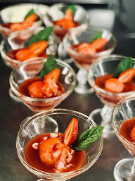 Photo n°15 de Restaurant L'Echauguette - Terrasse au bord de l'eau à Maillezais (Restaurant de sundae)