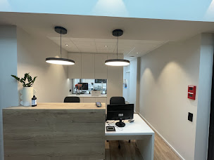 Photo n°3 de Docteur Augustin Ghesquiere Dierickx à Villeneuve-d'Ascq (Parodontiste)