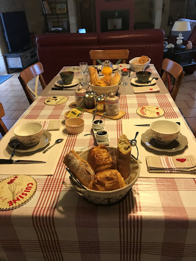 Photo de L 'Arche: Gîte - Chambres d'hôtes à la campagne, avec piscine, idéal randonnés, proche Sarlat et Grottes de Lascaux, Dordogne à Proissans (24200)
