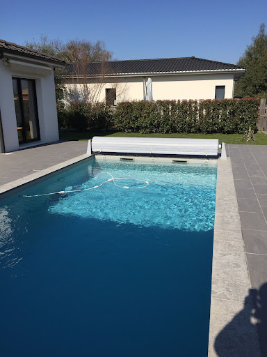 Photo de Piscines et Spas d'Aquitaine à Gradignan (33170)