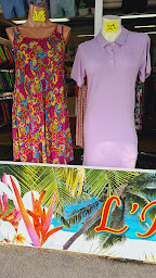 Photo n°5 de L'île aux Flots à Fréjus (Magasin de vêtements de plage)