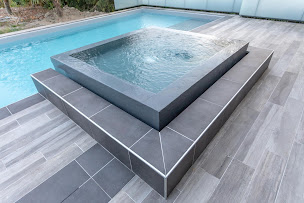 Photo n°39 de RHONALP PISCINES à Saint-Nazaire-les-Eymes (Magasin de spa)