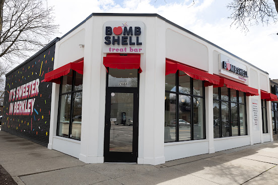 Bombshell Treat Bar by null