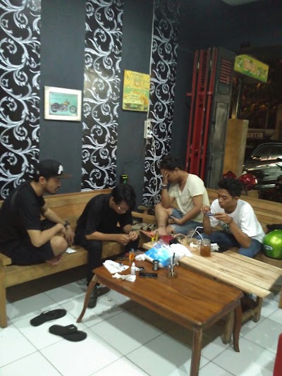 Photos of Alvin Vapehouse