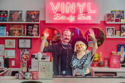 Foto de VINYL Beauty Bar