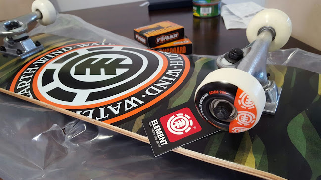 Surf Garage Supply - Sporting goods store