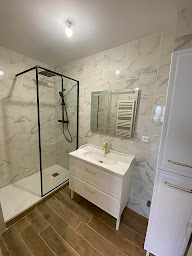 Photo n°28 de Paint House : peintre en bâtiment - Entreprise de peinture - Artisan peintre - Ravalement de façade à La Rochelle (Service de pose de parquet)