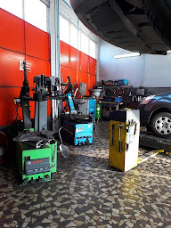 Photo n°5 de Euro Pneu à Pierre Bénite (Mécanicien)