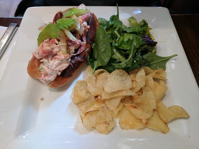 Brooklyn Heights Wine Bar & Kitchen
